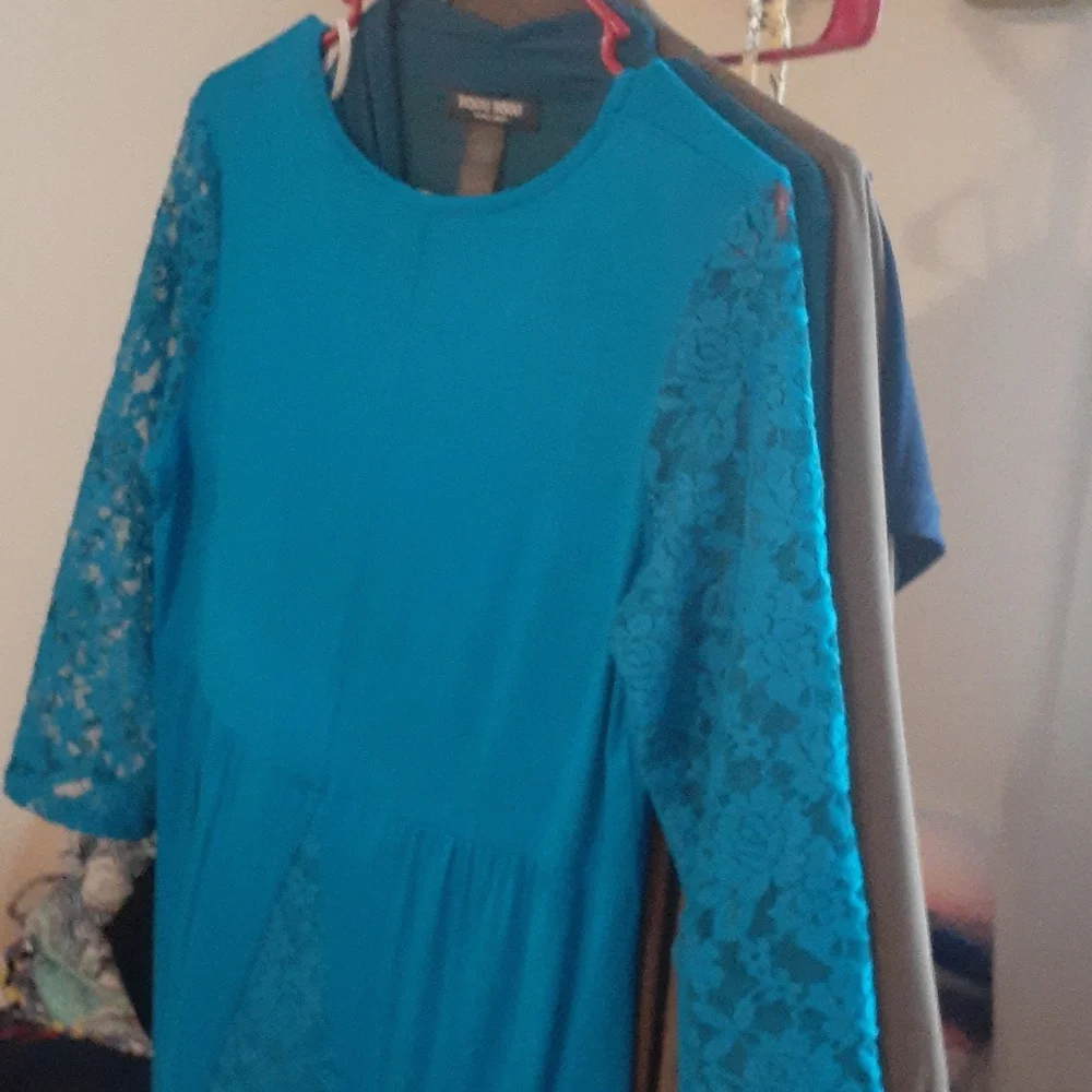 Top - Picture 3 of 4